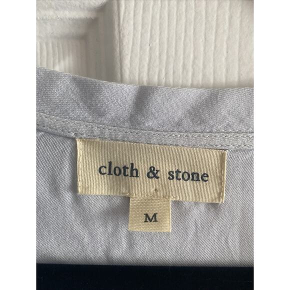 Cloth Stone Womens Medium Light Blue V Neck Top Casual Short Sleeve - Picture 2 of 5